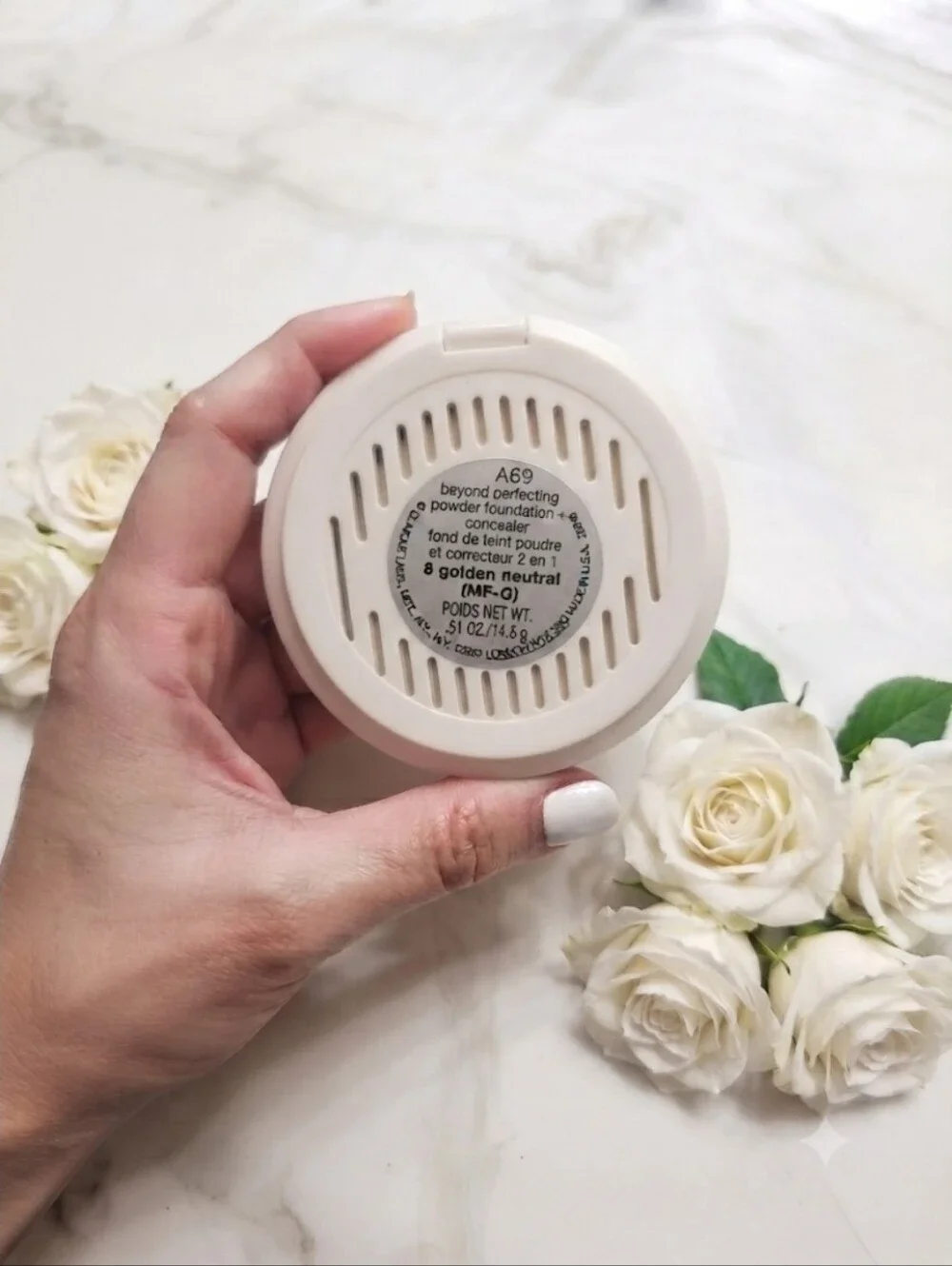 Clinique Beyond Perfecting Powder Foundation + Concealer 8 GOLDEN NEUTRAL